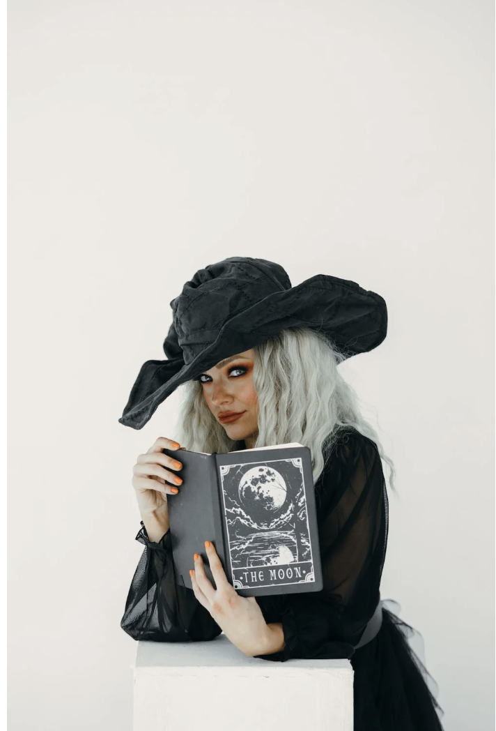 8 Must-Read Books for Witches